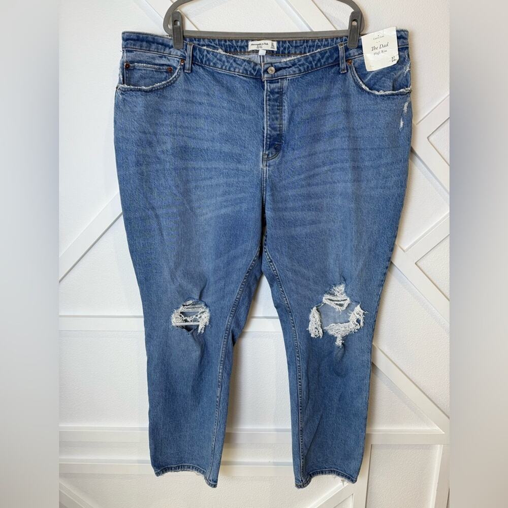 NWT Abercrombie & Fitch Curve Love The Dad High Rise Distressed Jean Size 37/24R